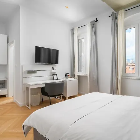 Grey Pearl Rooms Split Exterior photo