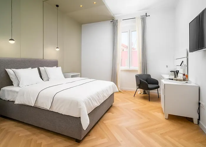 Grey Pearl Rooms